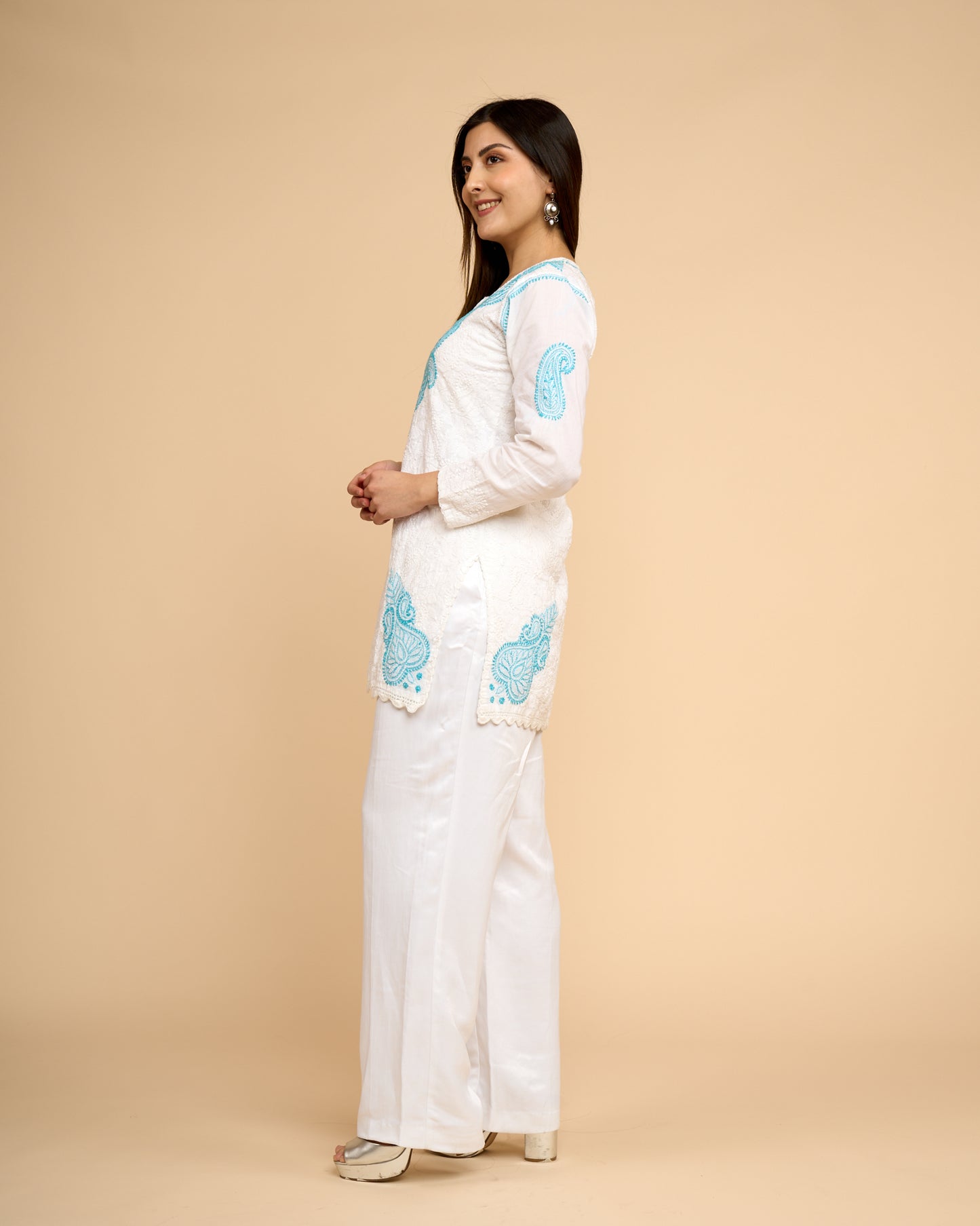 Blusas - Mangas Completas en Algodón Bordado
