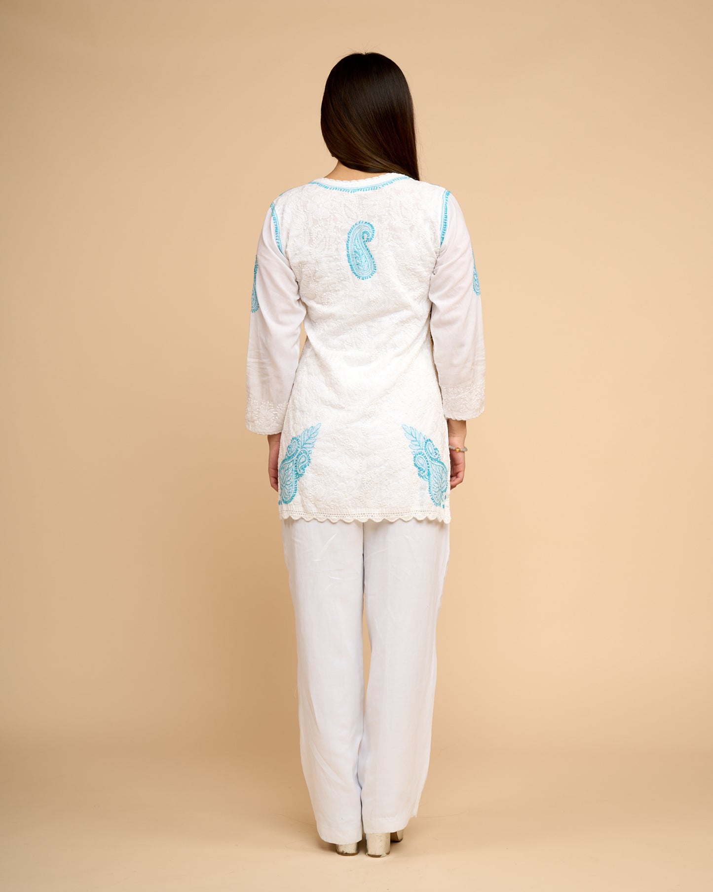 Blusas - Mangas Completas en Algodón Bordado