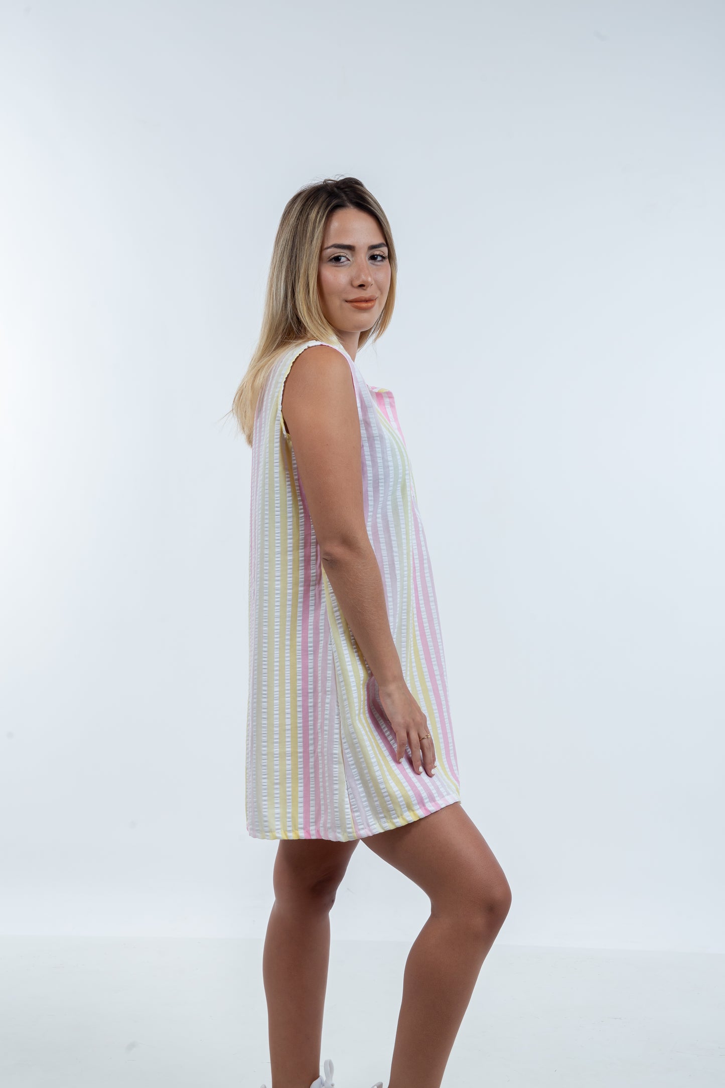 Vestido Veraniego Sin Mangas - Elegancia y Frescura para tus Días Soleados