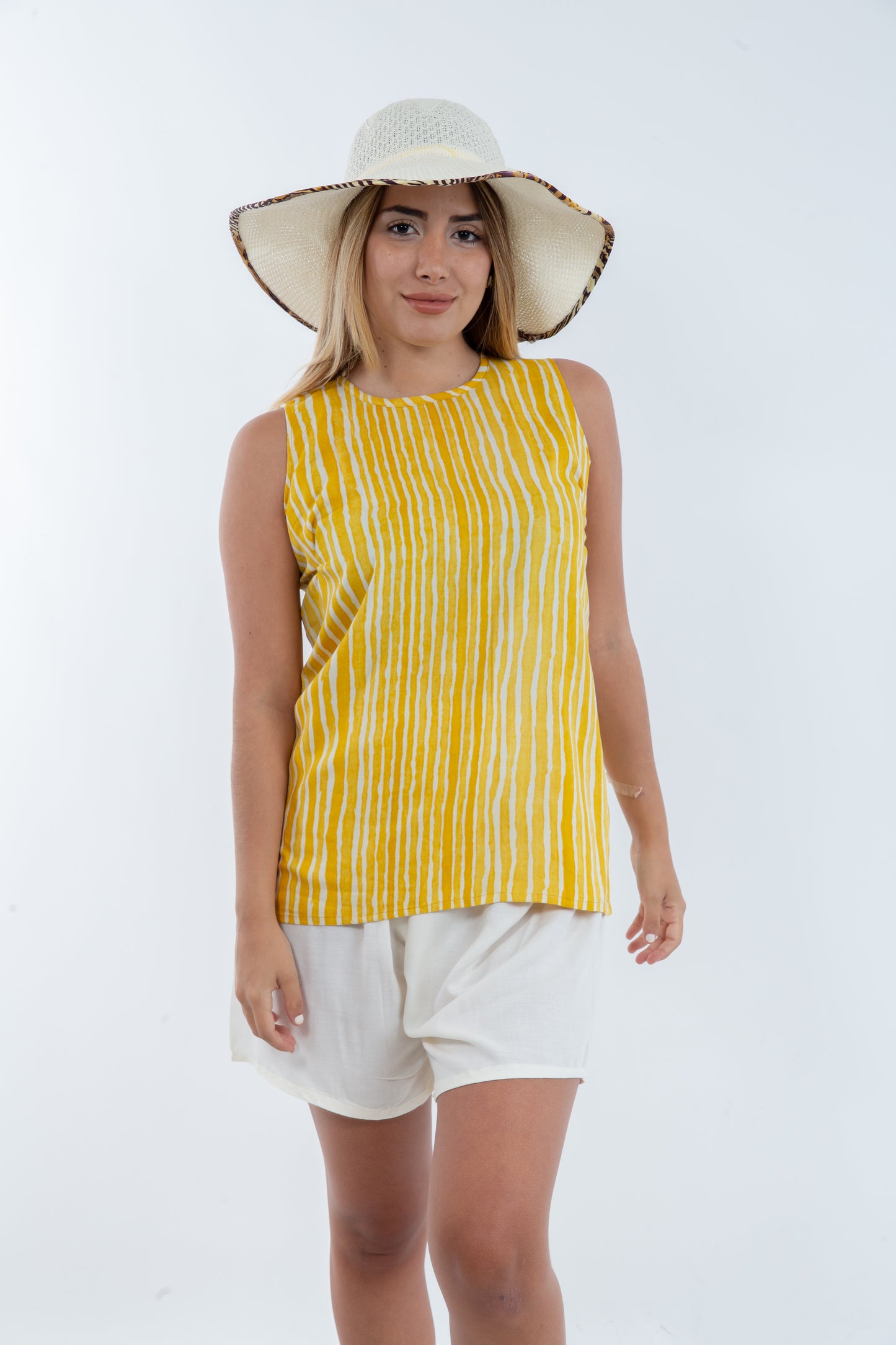 Top sin Mangas Amarillo con Rayas Blancas - Estilo Veraniego en Algodón y Muselina
