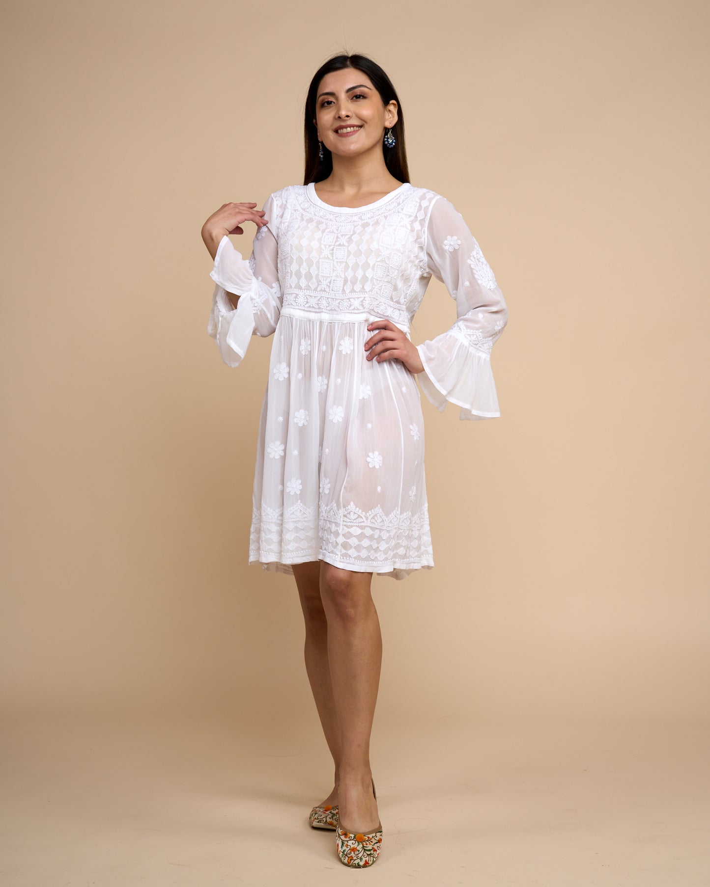 Vestido blanco - Modo playa con Chikankari