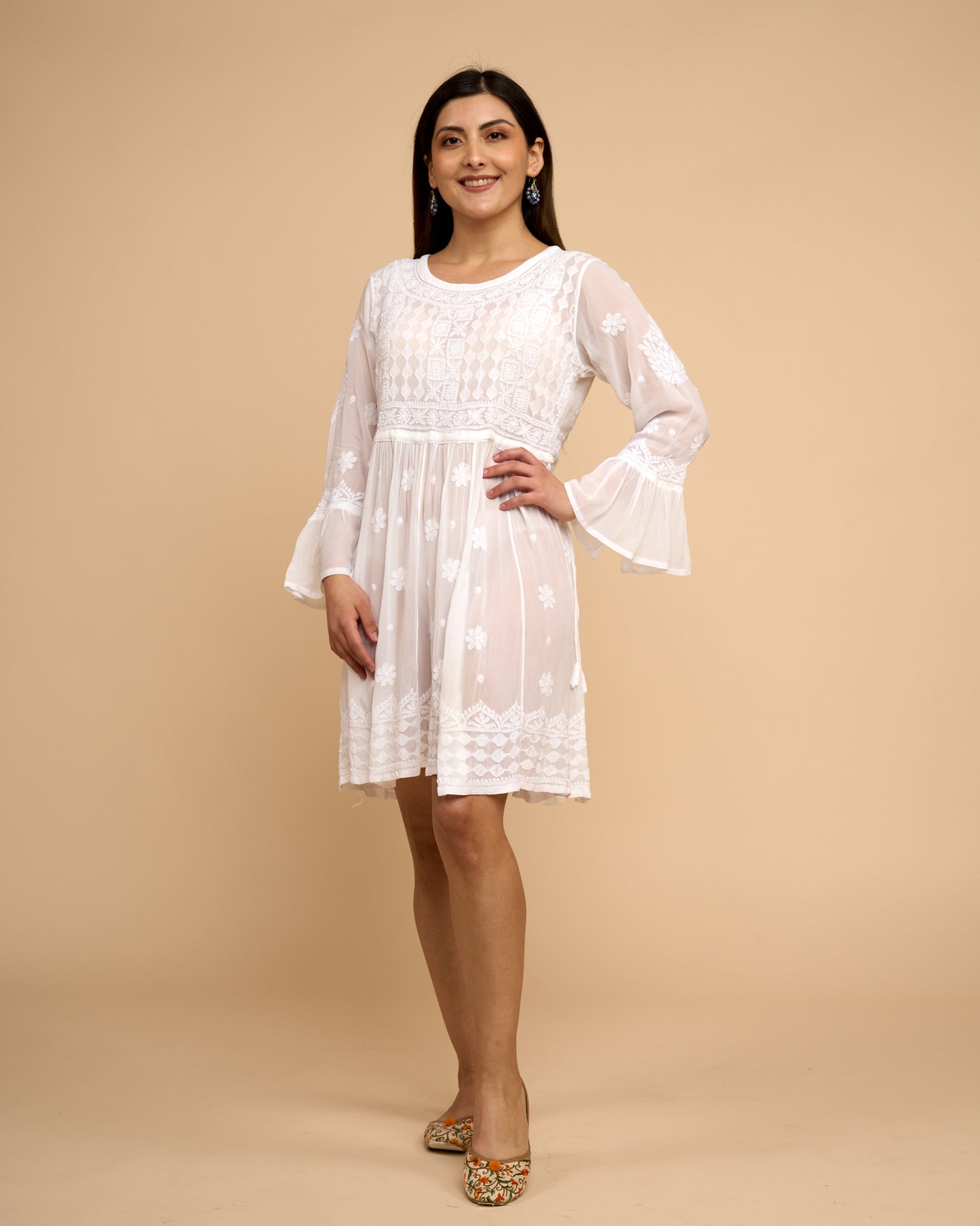 Vestido blanco - Modo playa con Chikankari