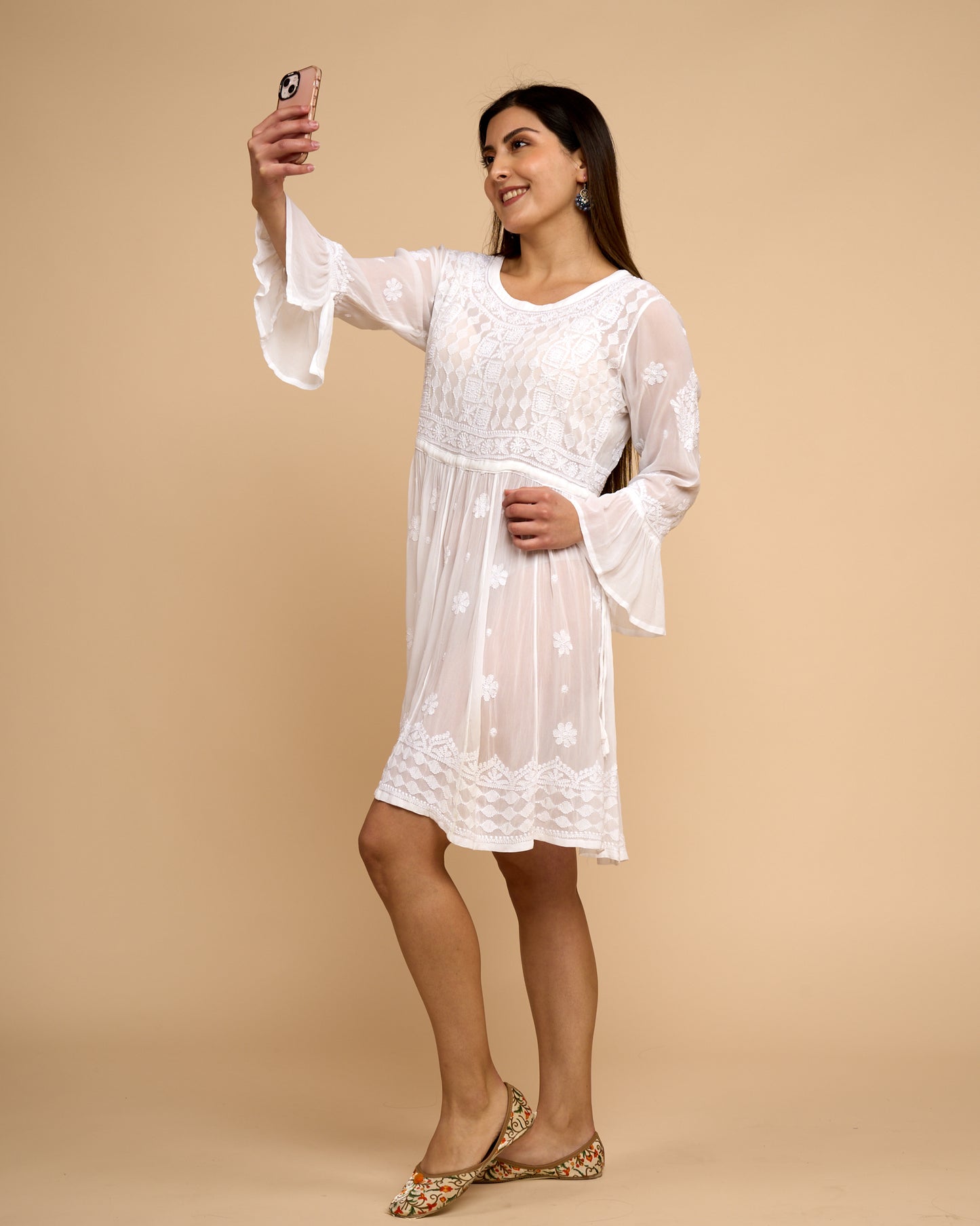 Vestido blanco - Modo playa con Chikankari