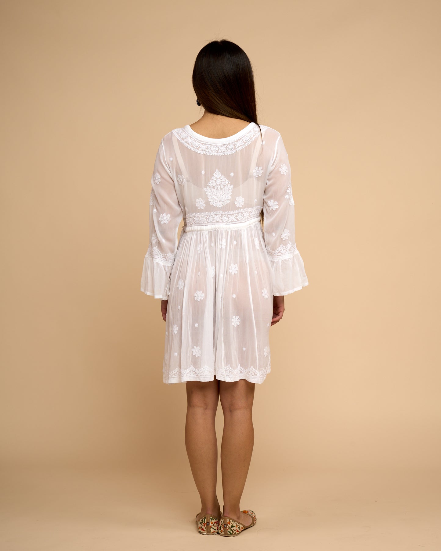 Vestido blanco - Modo playa con Chikankari