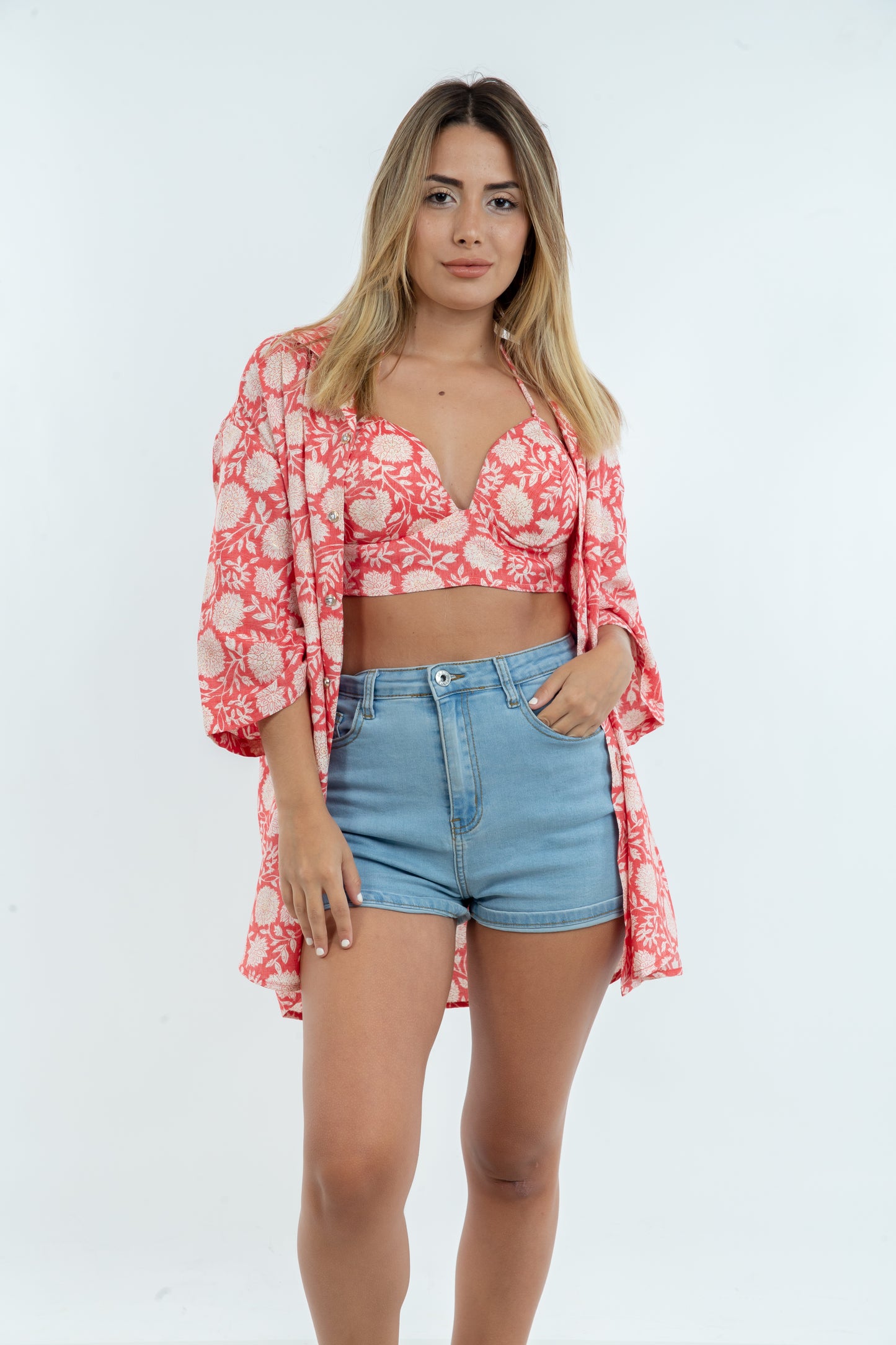 Combo Bralette y Camisa Oversized - Estilo Floral de la India en Melocotón y Blanco